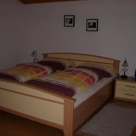 Landhaus Hedy بيت ضيافة هايترفانغ